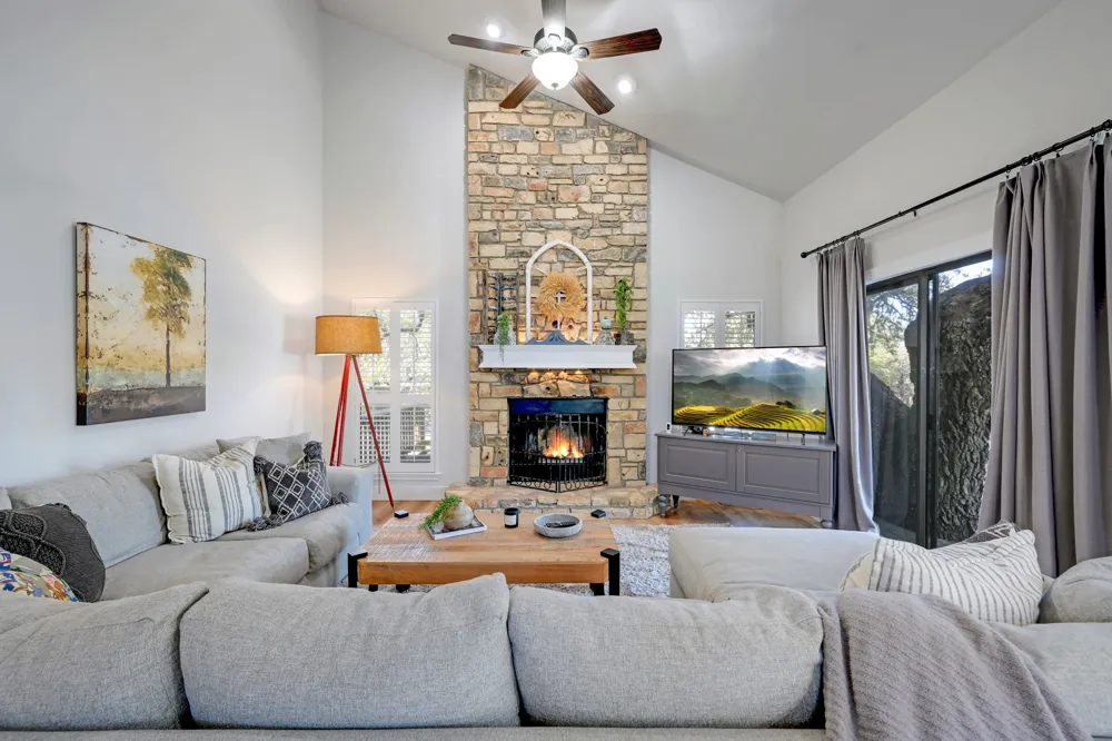 213 Overlook Court Wimberley, TX 78676