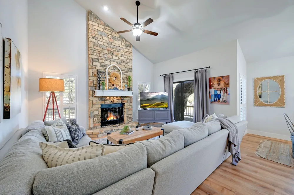 213 Overlook Court Wimberley, TX 78676