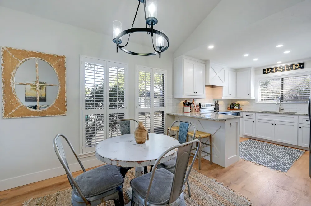 213 Overlook Court Wimberley, TX 78676