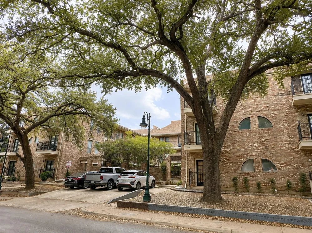 2801 Rio Grande Street #203 Austin, TX 78705