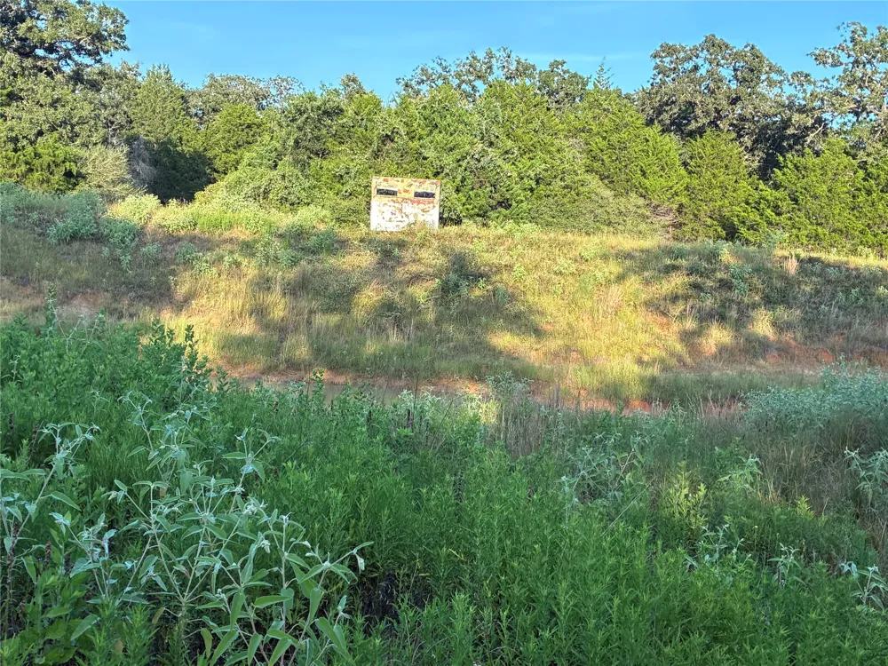 2933 County Road 457 Thorndale, TX 76577