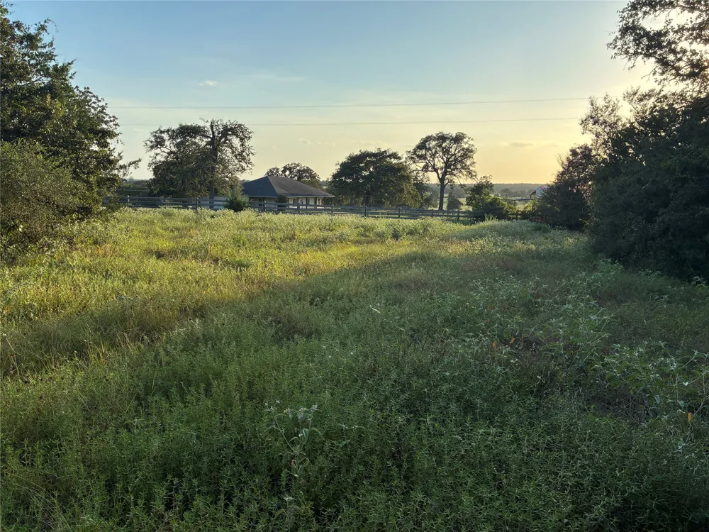 2933 County Road 457 Thorndale, TX 76577