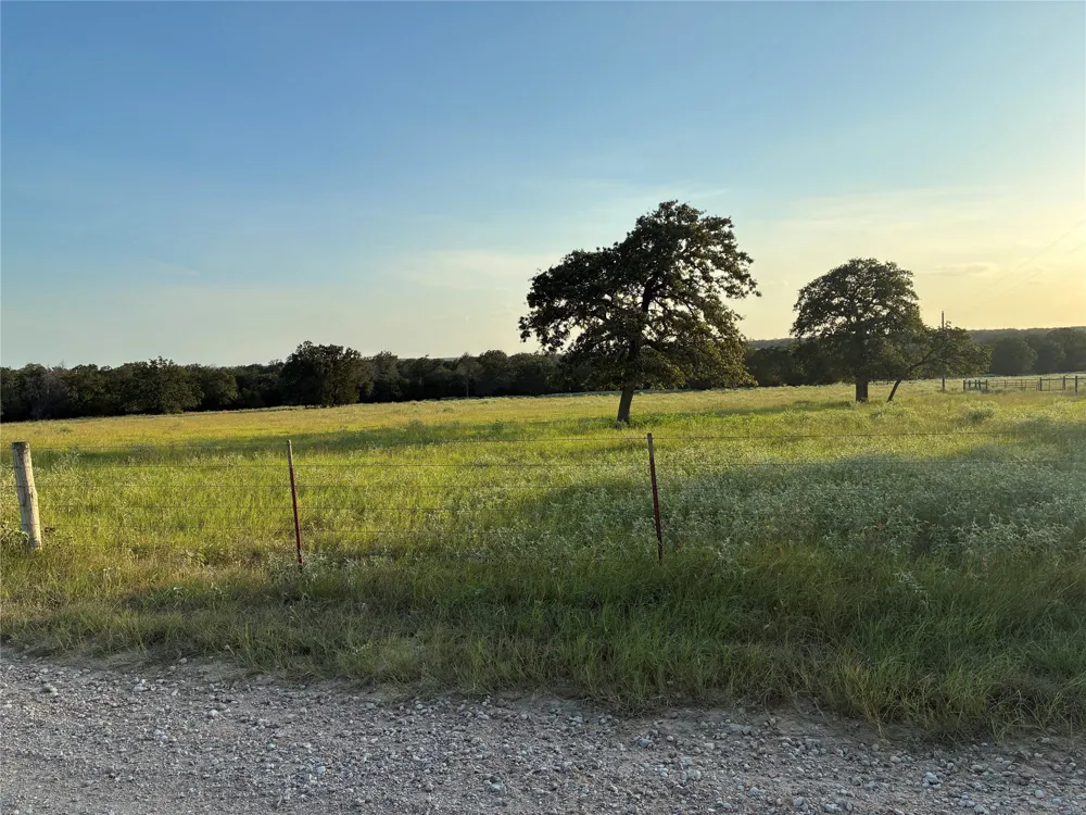 2933 County Road 457 Thorndale, TX 76577