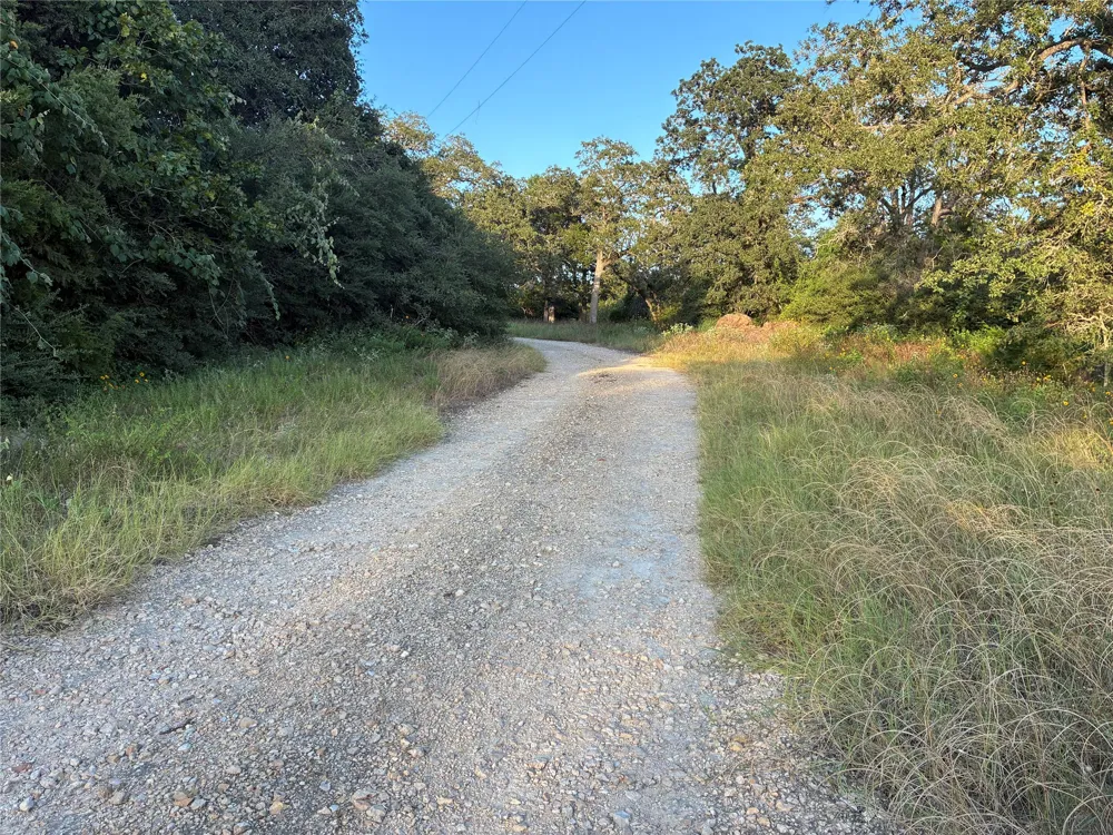 2933 County Road 457 Thorndale, TX 76577