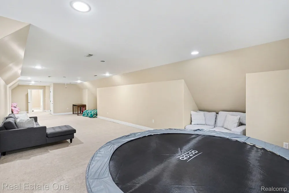 12901 Sleigh Trail Hartland Township, MI 48380