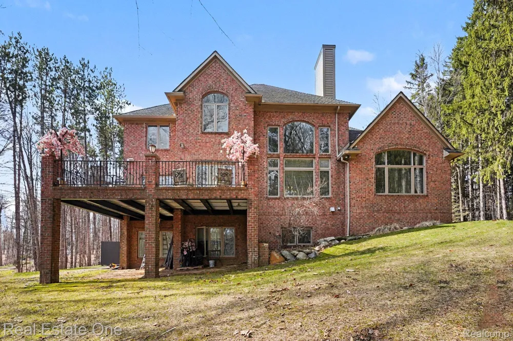 12901 Sleigh Trail Hartland Township, MI 48380