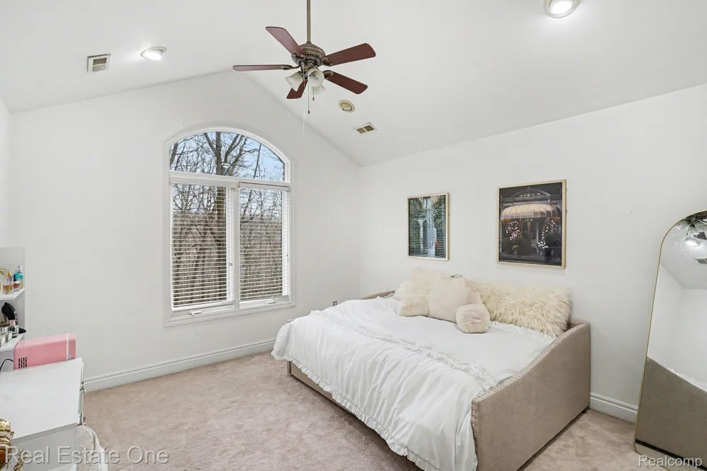 12901 Sleigh Trail Hartland Township, MI 48380