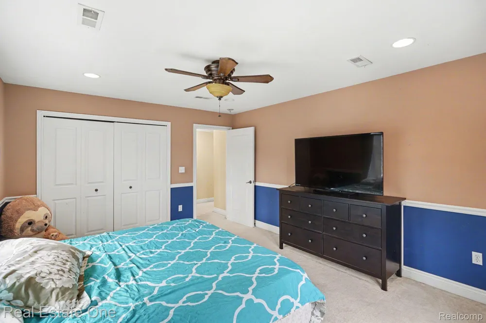 12901 Sleigh Trail Hartland Township, MI 48380