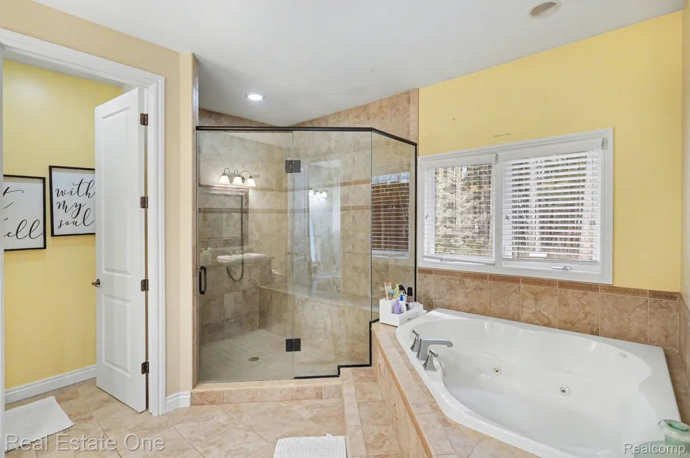 12901 Sleigh Trail Hartland Township, MI 48380