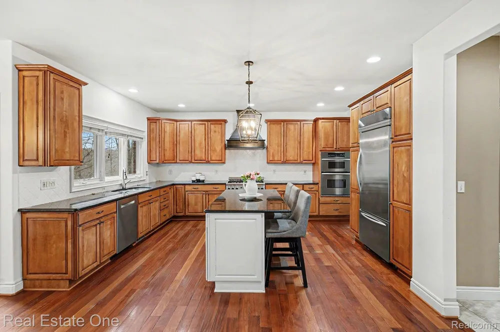 12901 Sleigh Trail Hartland Township, MI 48380