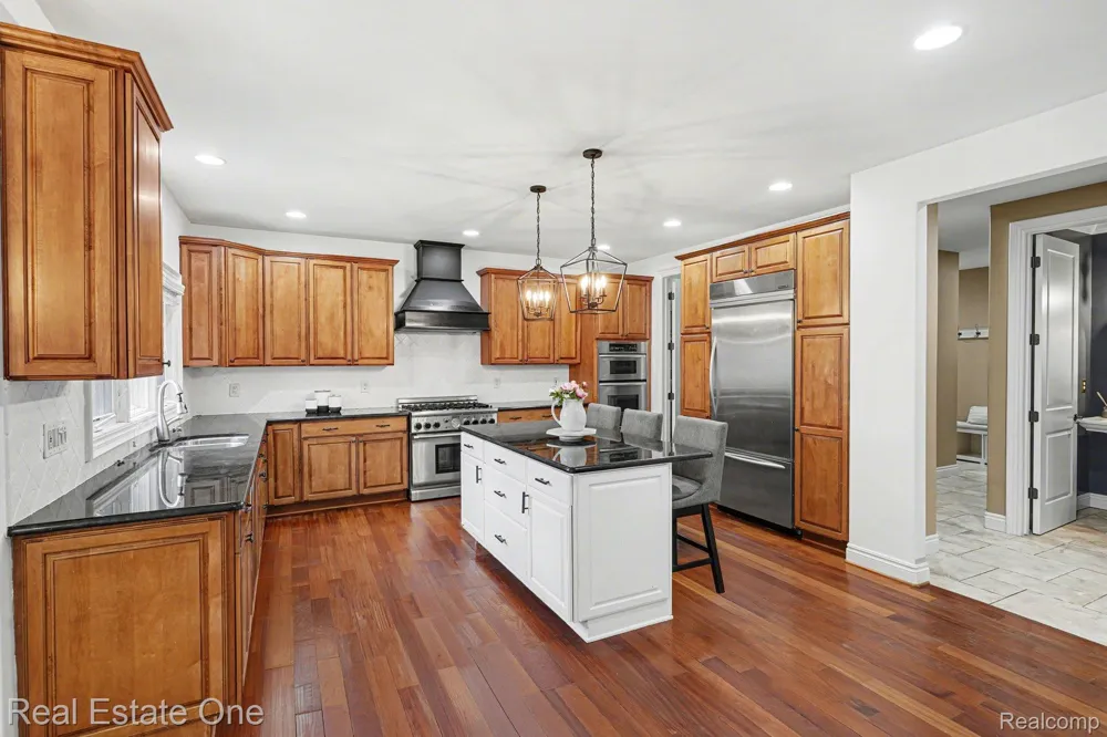 12901 Sleigh Trail Hartland Township, MI 48380