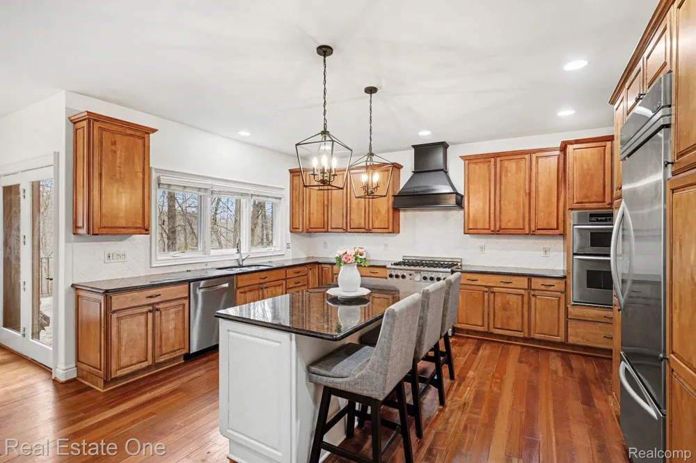 12901 Sleigh Trail Hartland Township, MI 48380