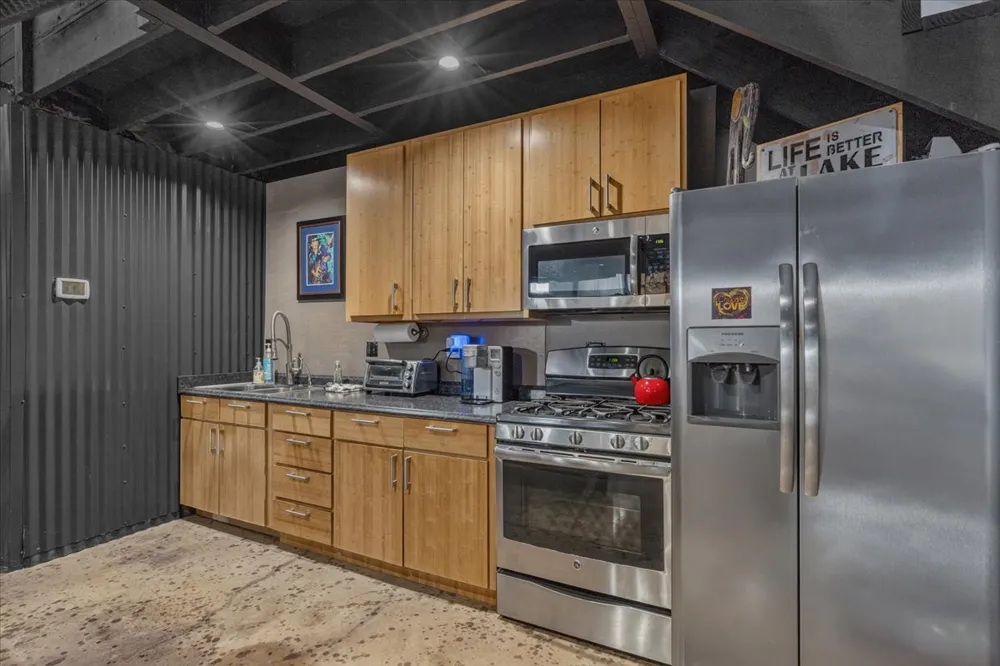 24705 Whitney Drive Spicewood, TX 78669