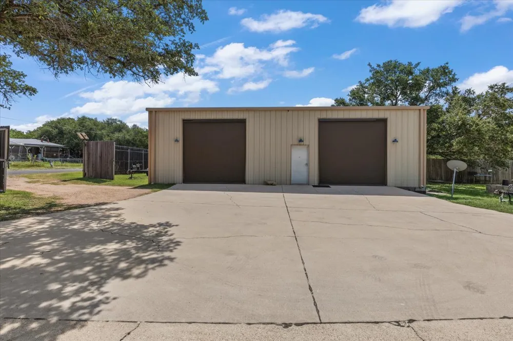 24705 Whitney Drive Spicewood, TX 78669