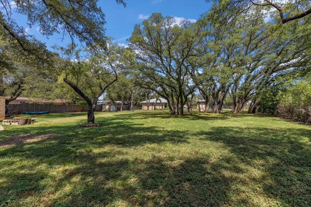 24705 Whitney Drive Spicewood, TX 78669