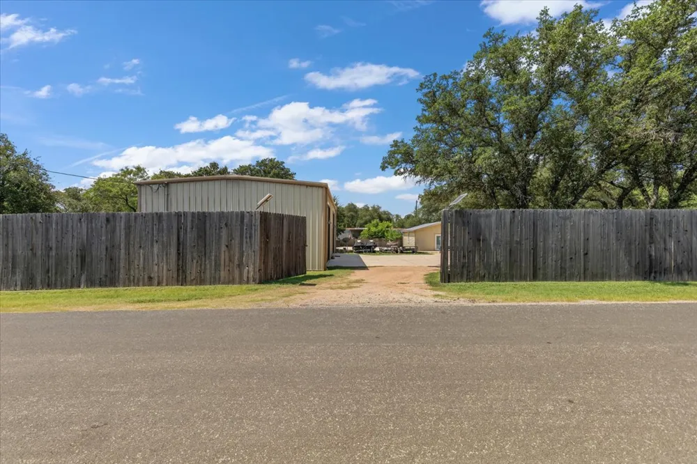 24705 Whitney Drive Spicewood, TX 78669