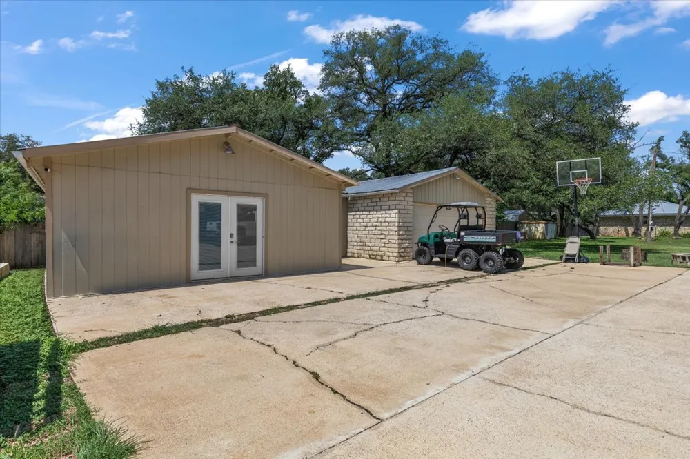 24705 Whitney Drive Spicewood, TX 78669