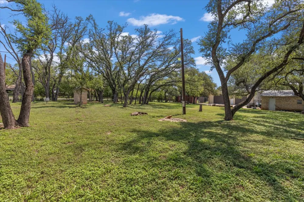 24705 Whitney Drive Spicewood, TX 78669
