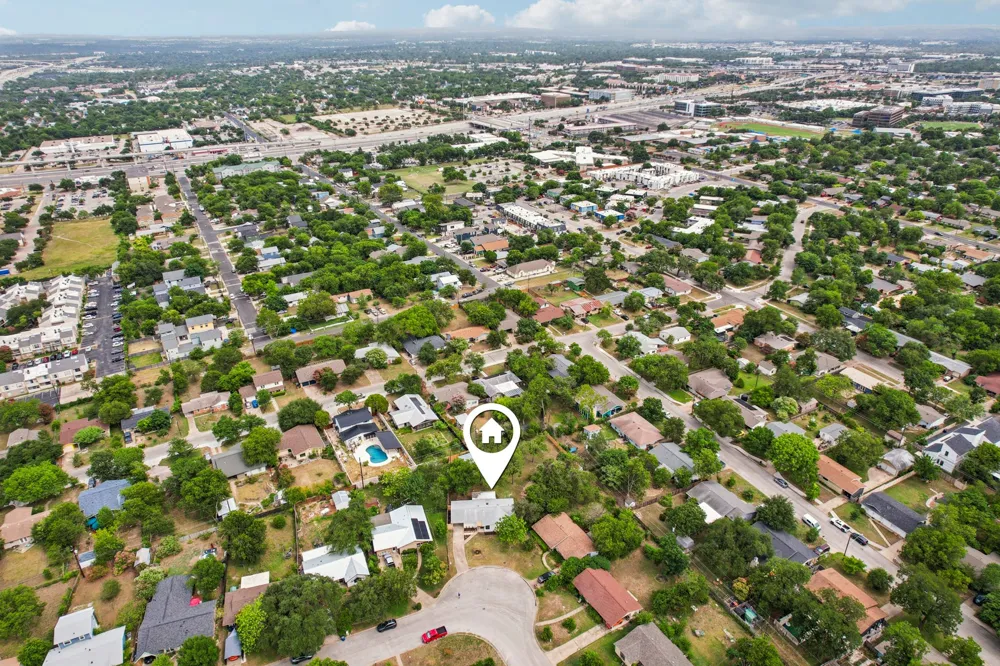 7503 Carriage Drive Austin, TX 78752