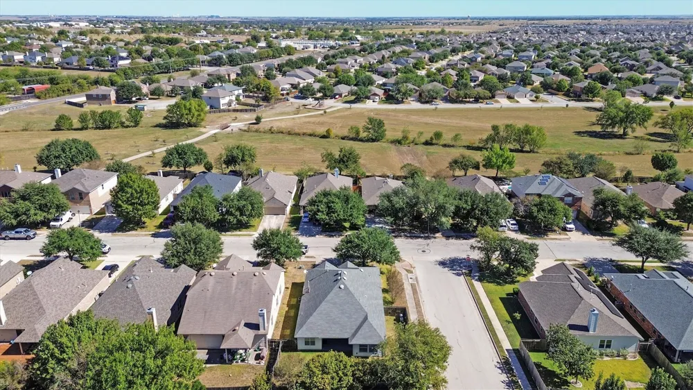 3300 Winding Shore Lane Pflugerville, TX 78660