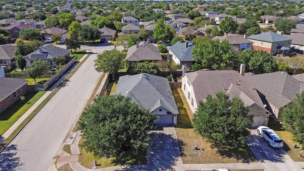 3300 Winding Shore Lane Pflugerville, TX 78660