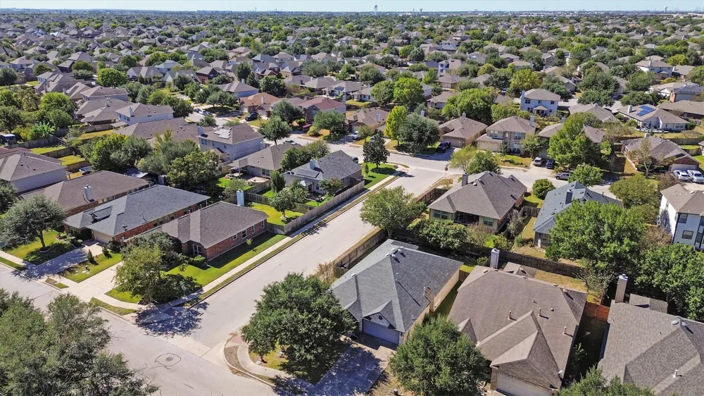 3300 Winding Shore Lane Pflugerville, TX 78660