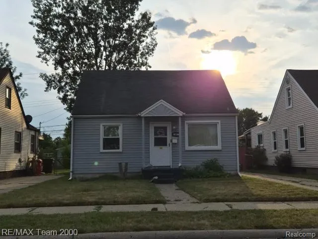 26431 Clancy Street Roseville City, MI 48066