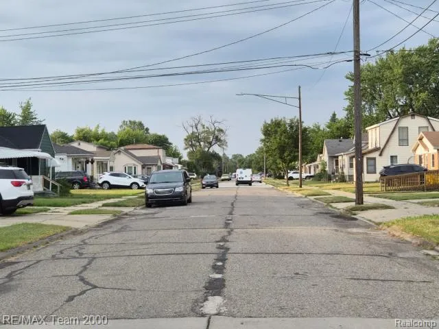 26431 Clancy Street Roseville City, MI 48066
