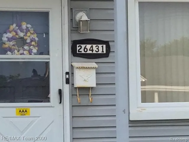 26431 Clancy Street Roseville City, MI 48066