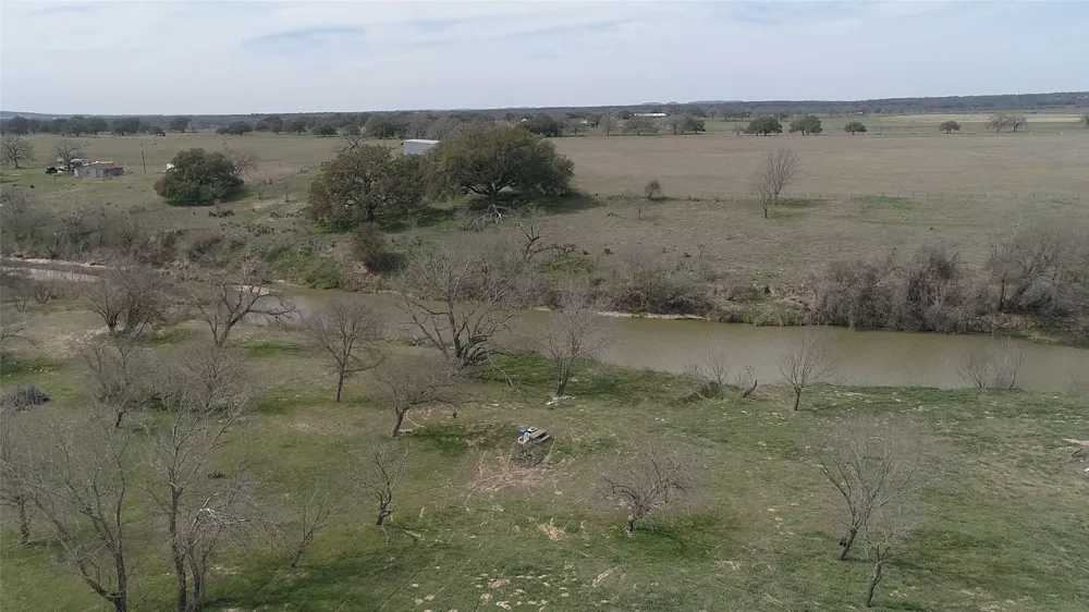 379 Vintners Way Fredericksburg, TX 78624