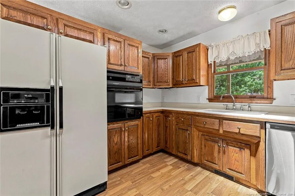 709 Essex Court Sanford, NC 27332