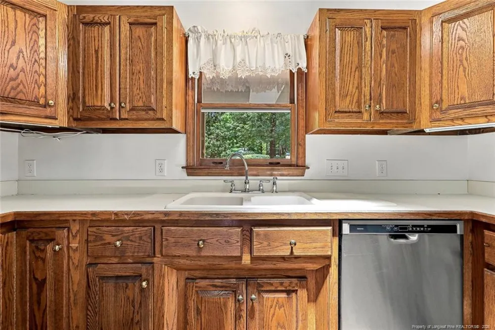 709 Essex Court Sanford, NC 27332