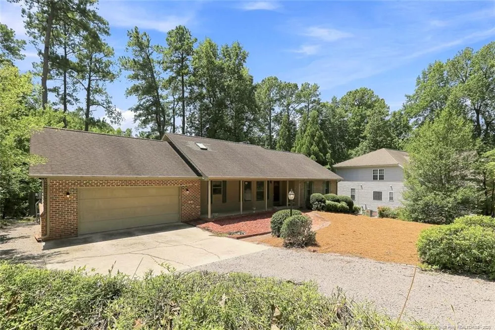 709 Essex Court Sanford, NC 27332