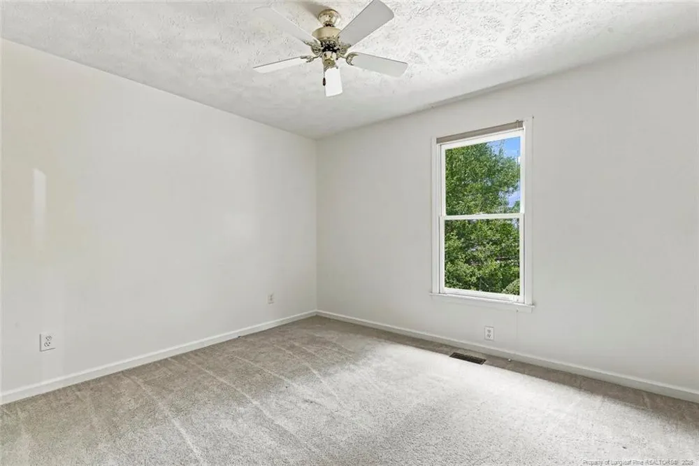 709 Essex Court Sanford, NC 27332
