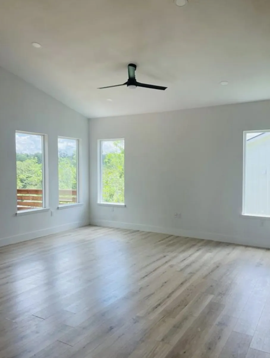 5010 Baker Street Austin, TX 78721