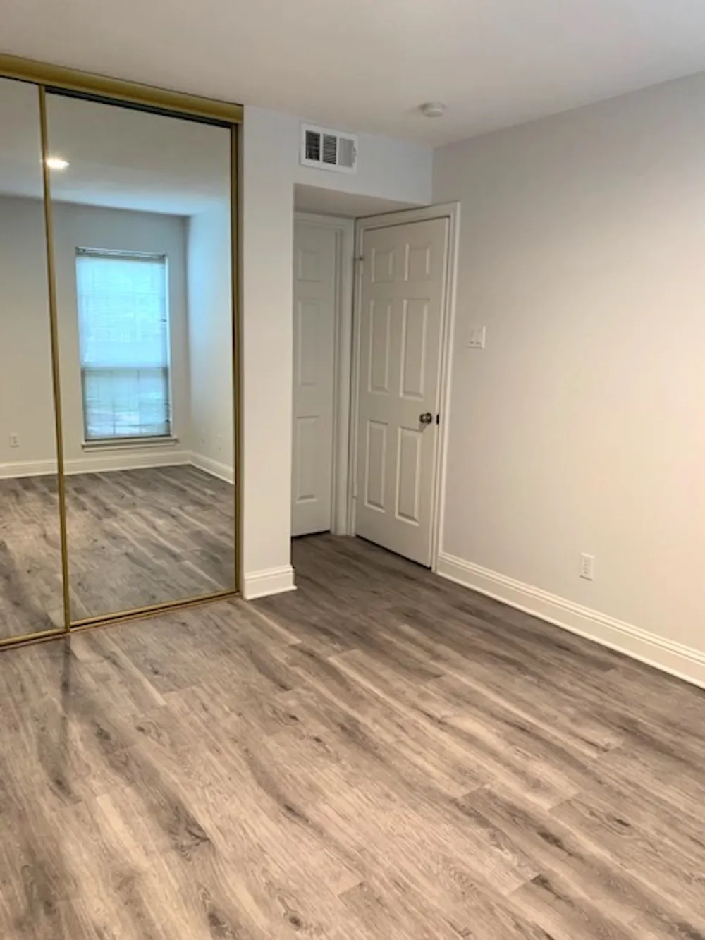 16301 Ledgemont Lane #101 Addison, TX 75001
