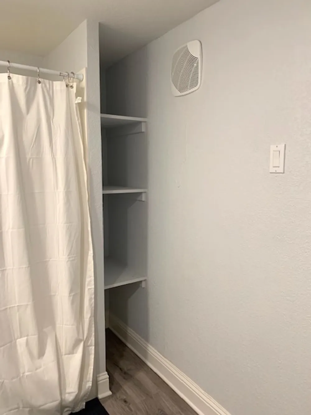 16301 Ledgemont Lane #101 Addison, TX 75001