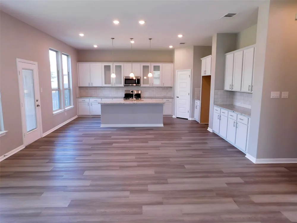 2121 WOODED RUN TRAIL Georgetown, TX 78628