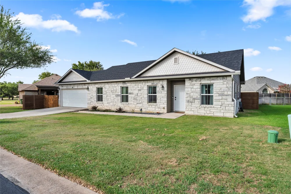 102 Fox Circle Burnet, TX 78611