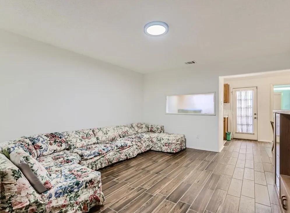 8400 Jamestown Drive #512 Austin, TX 78758