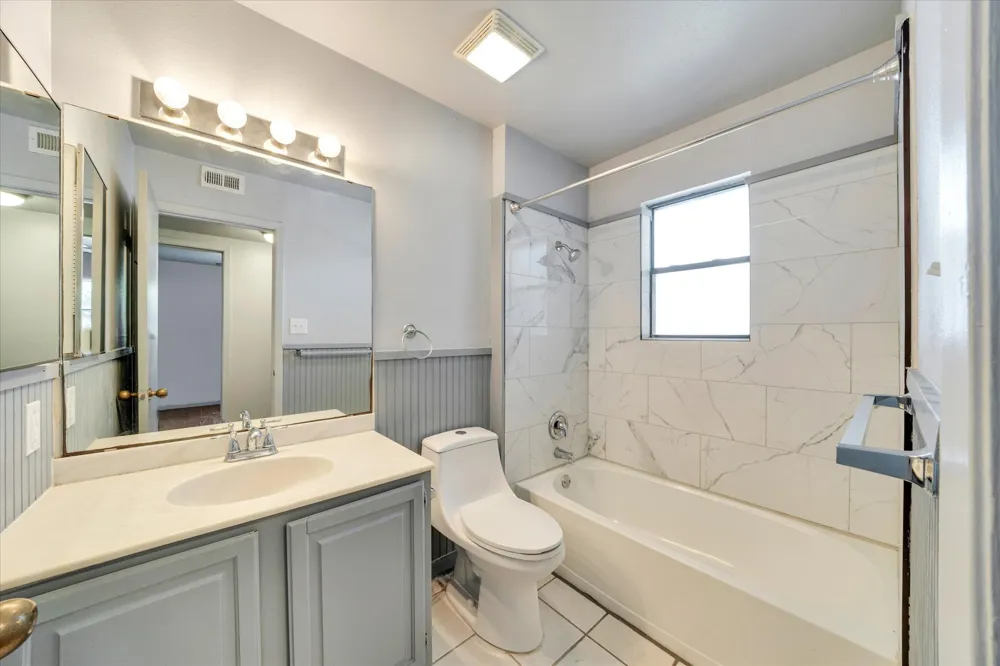 1130 Bois D'Arc St Lockhart, TX 78644