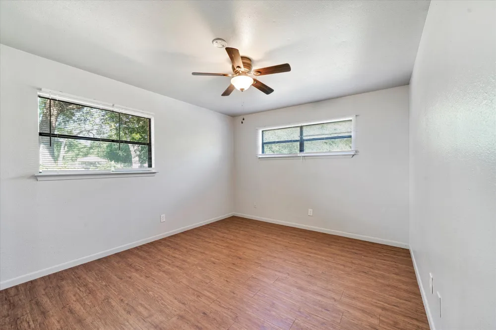 1130 Bois D'Arc St Lockhart, TX 78644