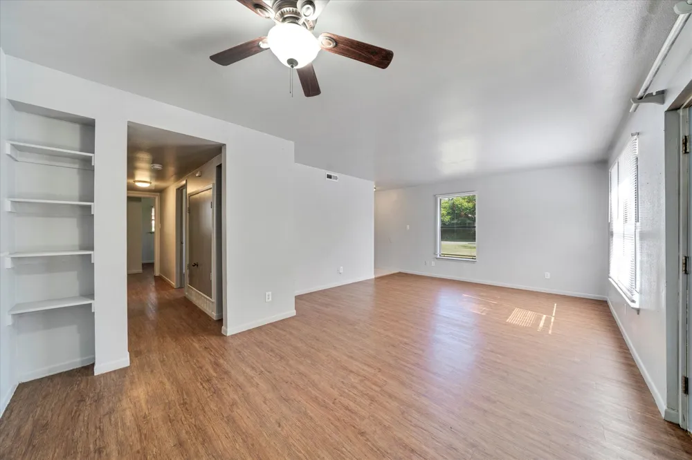 1130 Bois D'Arc St Lockhart, TX 78644