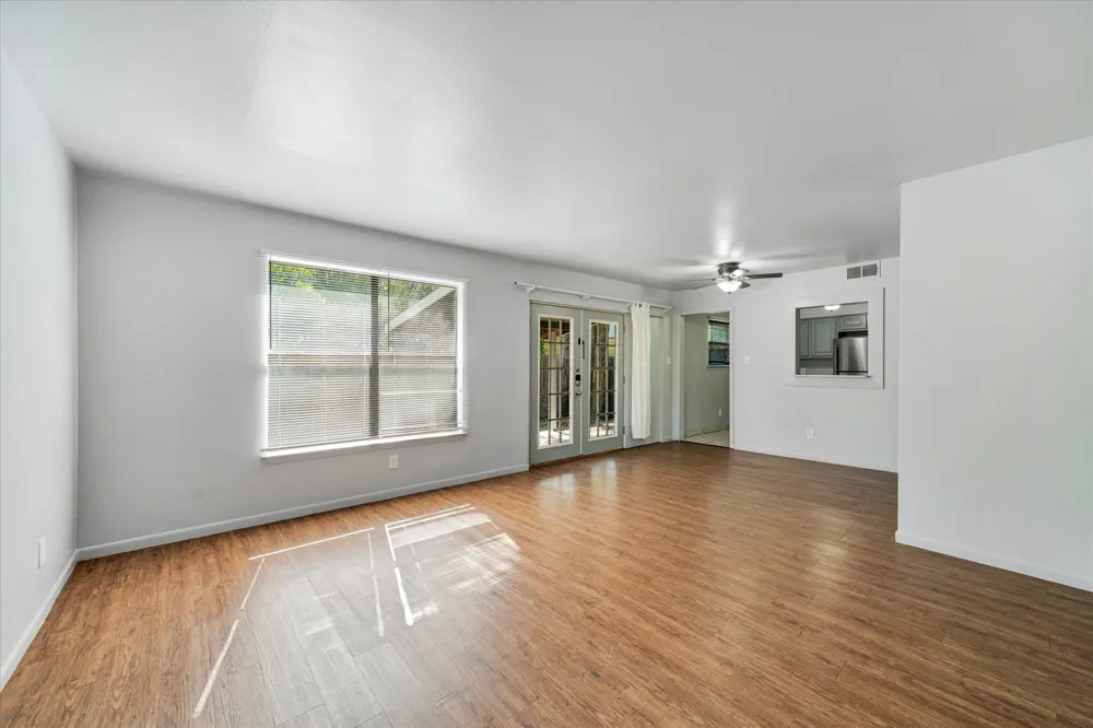 1130 Bois D'Arc St Lockhart, TX 78644