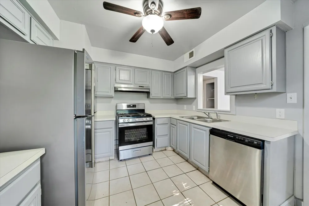 1130 Bois D'Arc St Lockhart, TX 78644
