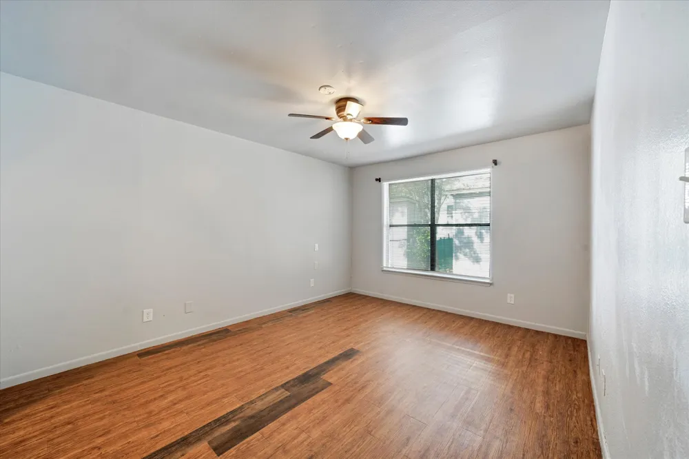 1130 Bois D'Arc St Lockhart, TX 78644