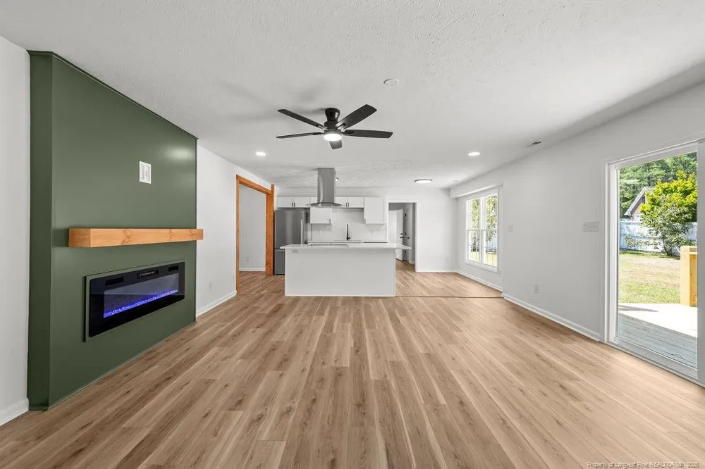 119 Hollow Lane Raeford, NC 28376