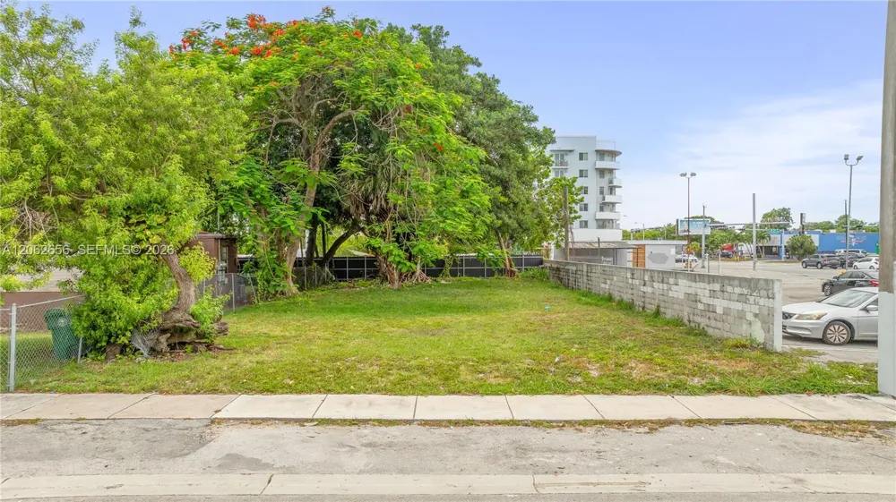 1618 NW 55th St Miami, FL 33142