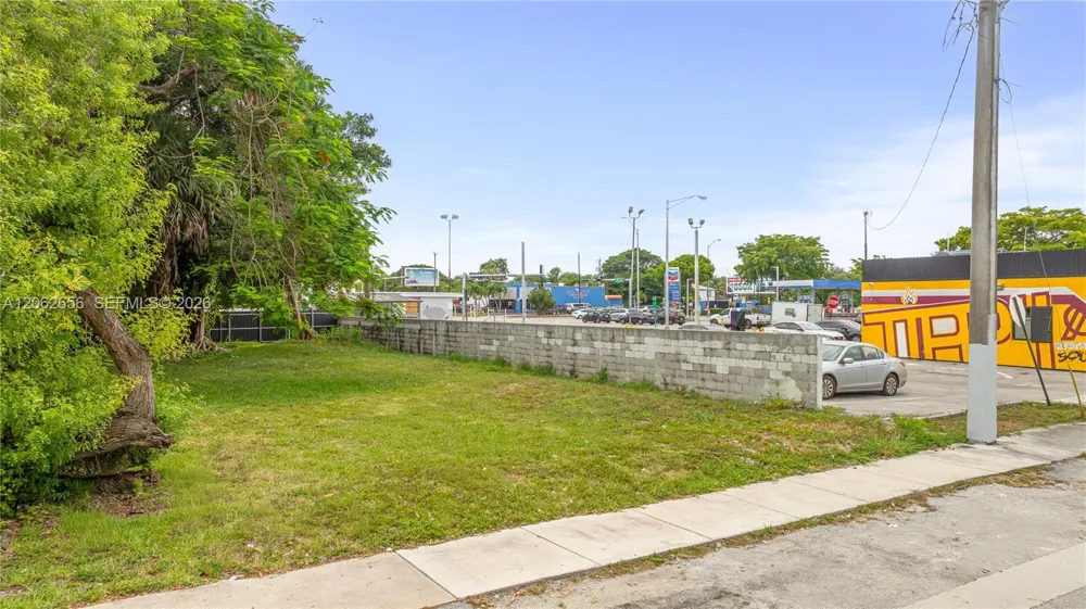 1618 NW 55th St Miami, FL 33142