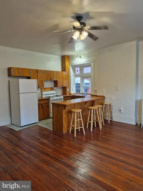 4610 CHESTER AVENUE #2